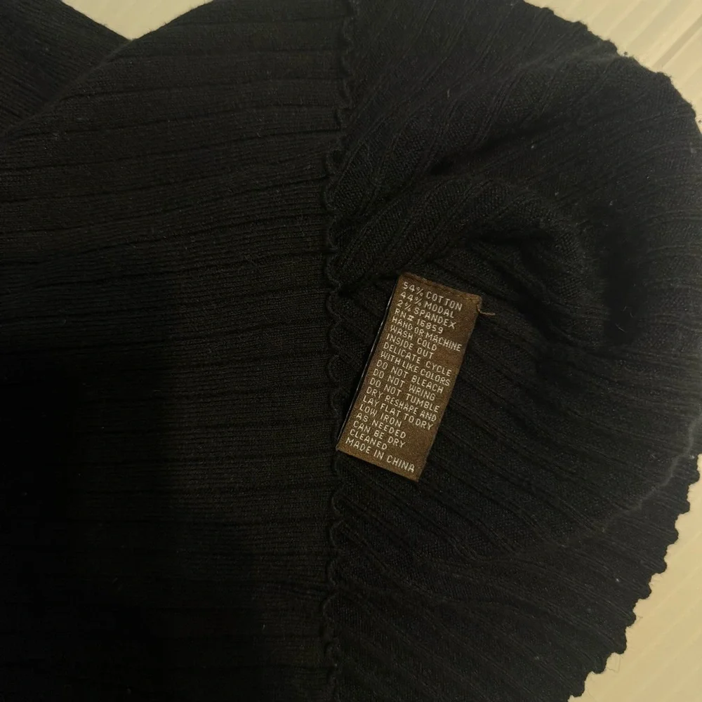 J. McLaughlin Arlette Ribbed Turtleneck Sweater Black Women’s Large Buttons XS - Picture 7 of 10